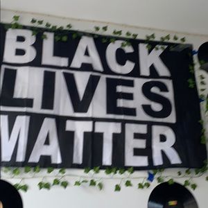 Meet your Posher, Ella